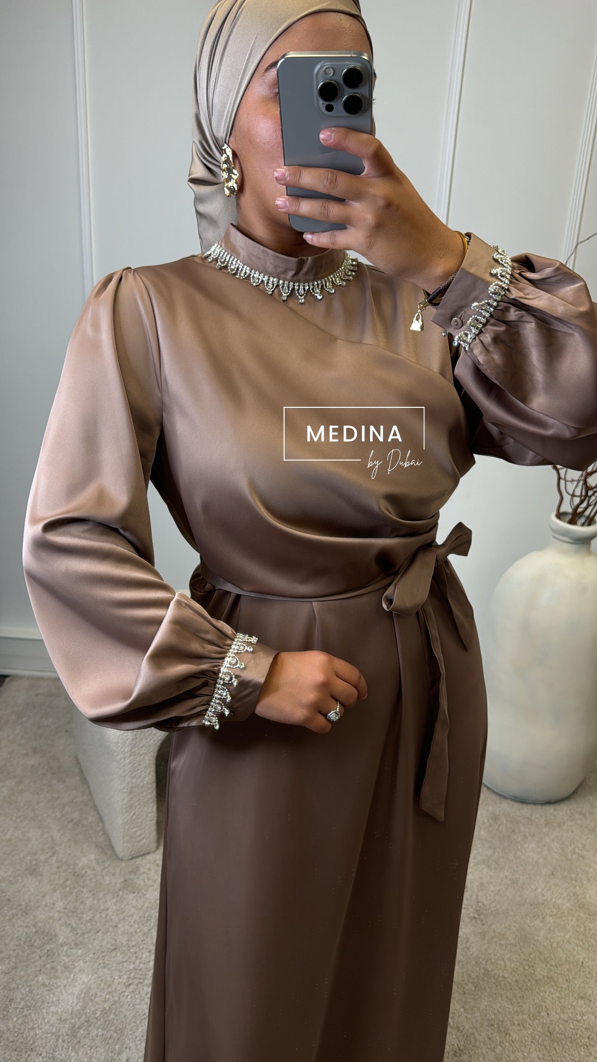 Robe Lola