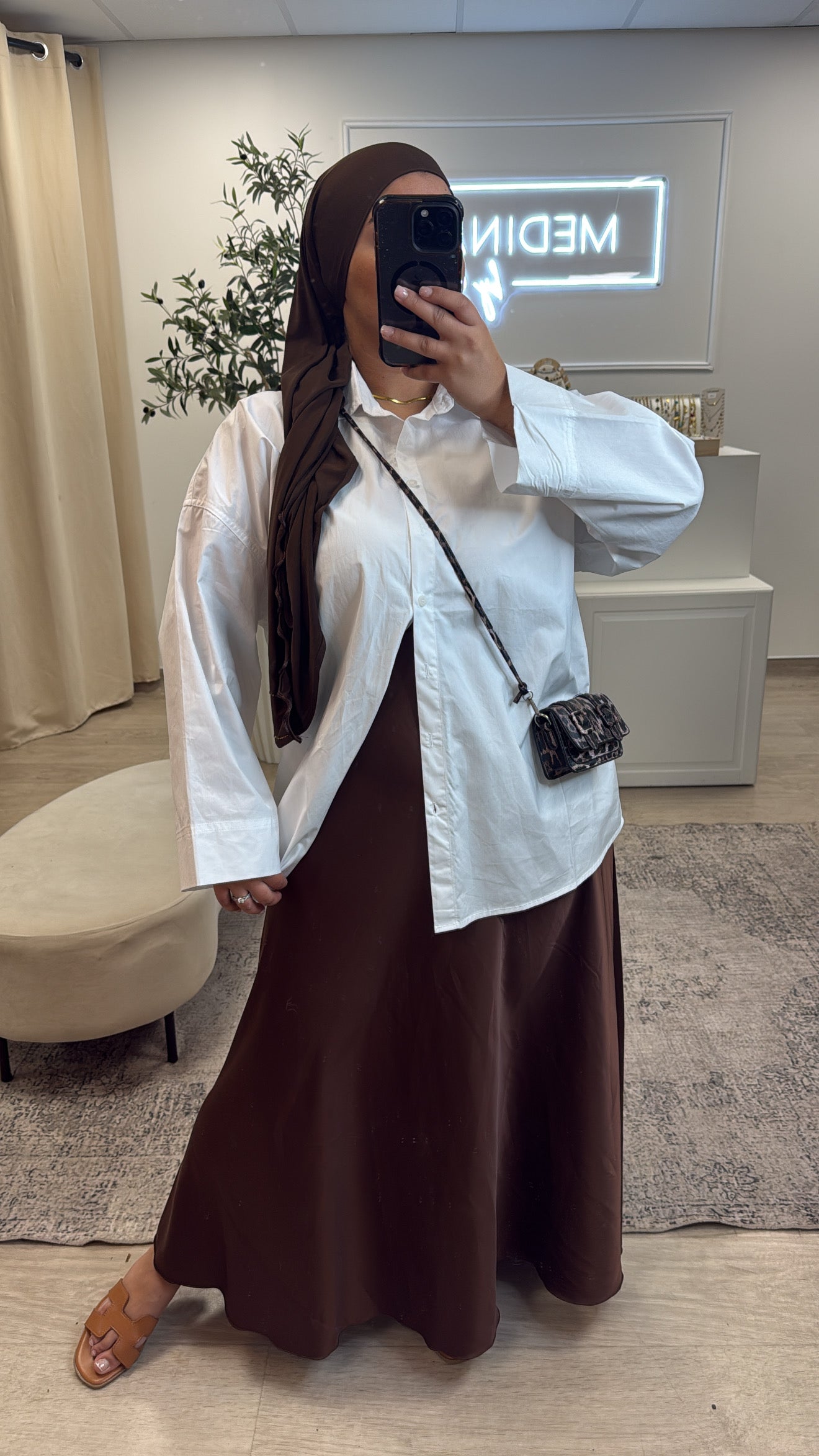 Jupe extra longue satinée [ marron ]